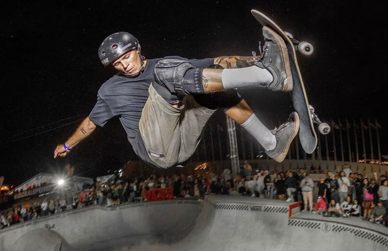 Derek SCOTT: the multidisciplinary pro skateboarder committed to his community