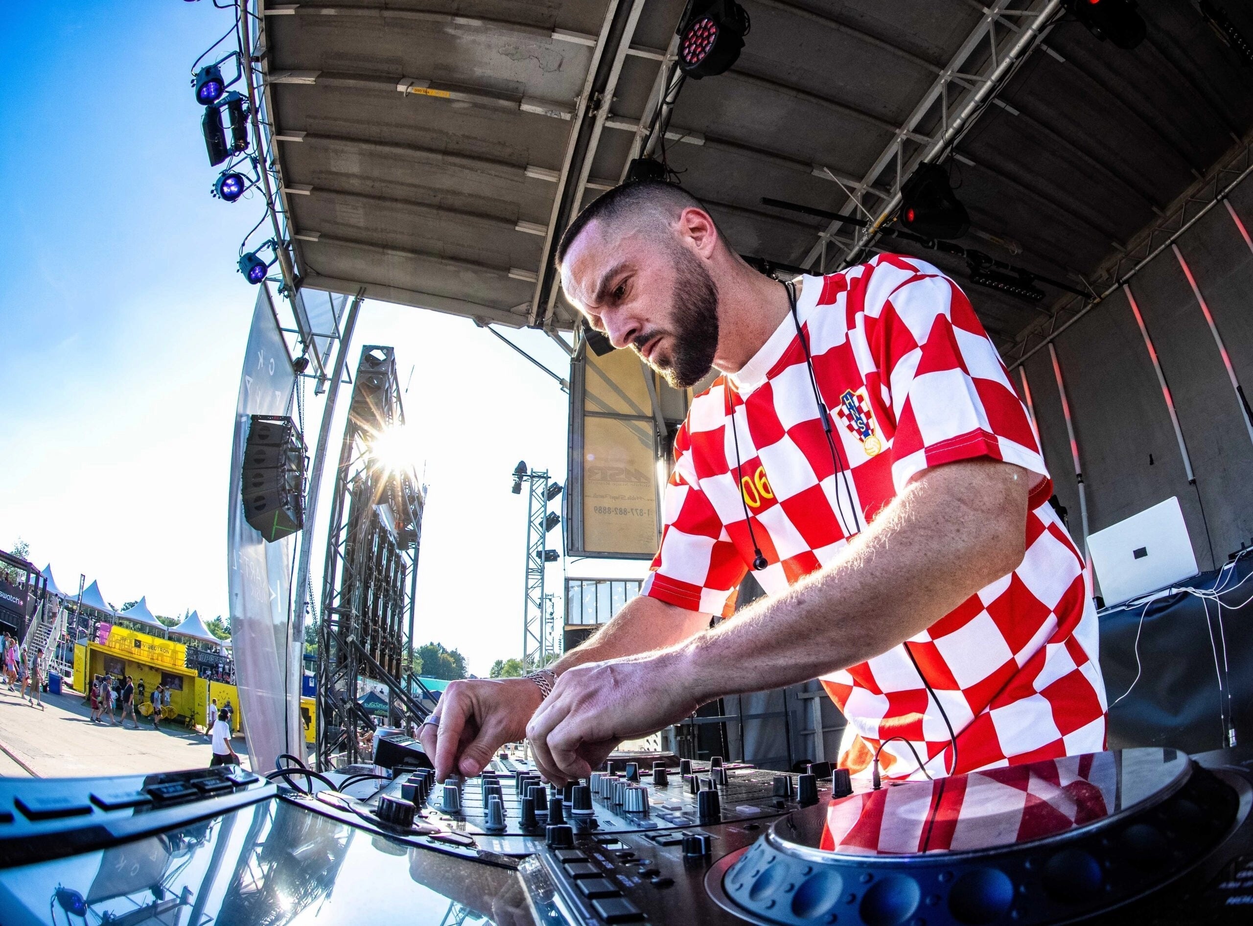 Dope DJ Sets for the MONTREAL 2023 JACKALOPE Festival