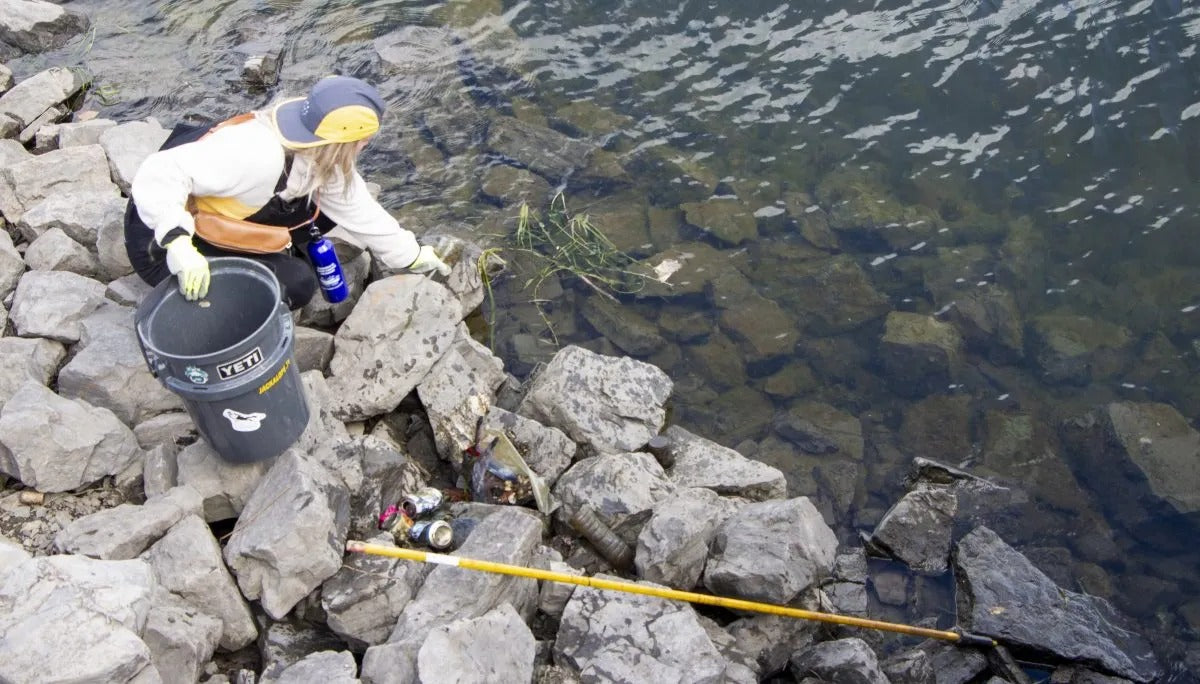 Five tons of waste taken out of the St. Lawrence River