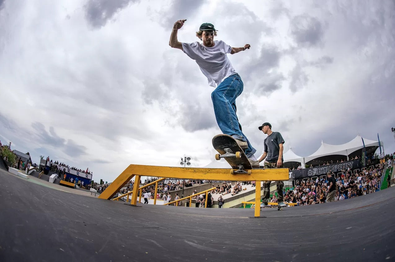 A street competition with many special guests