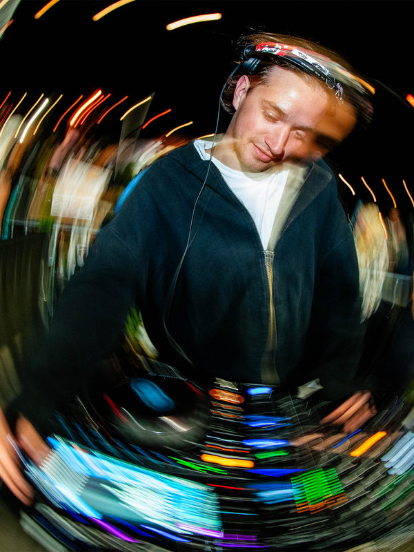 DJ