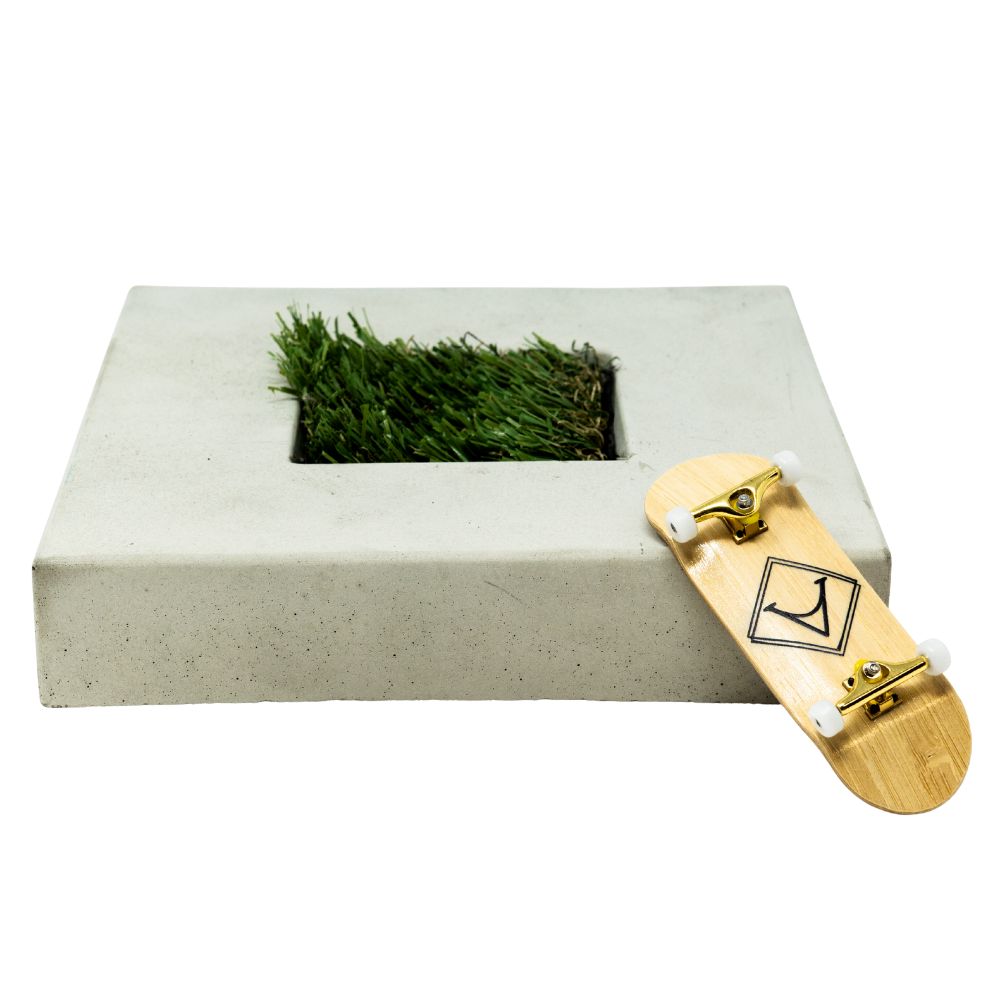 Victory Square Grass Gap