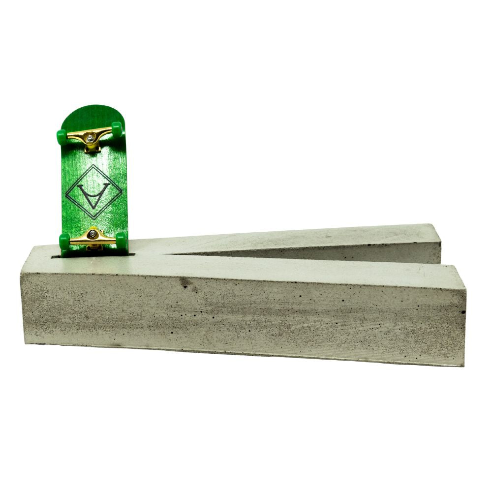 Victory V Ledge W/ Fingerboard Holder