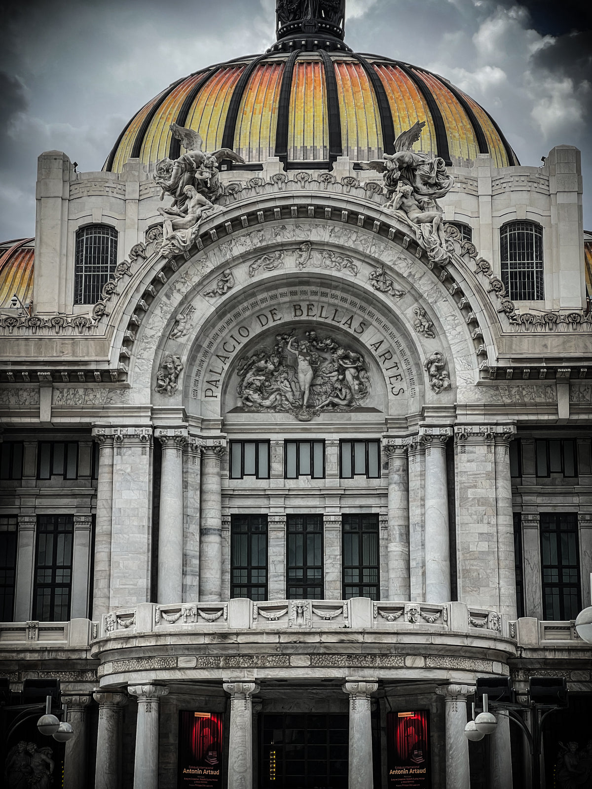 Mexico City: the Palacio de Bellas Artes. Photo by Mike Boisvert / The Skate Nomad