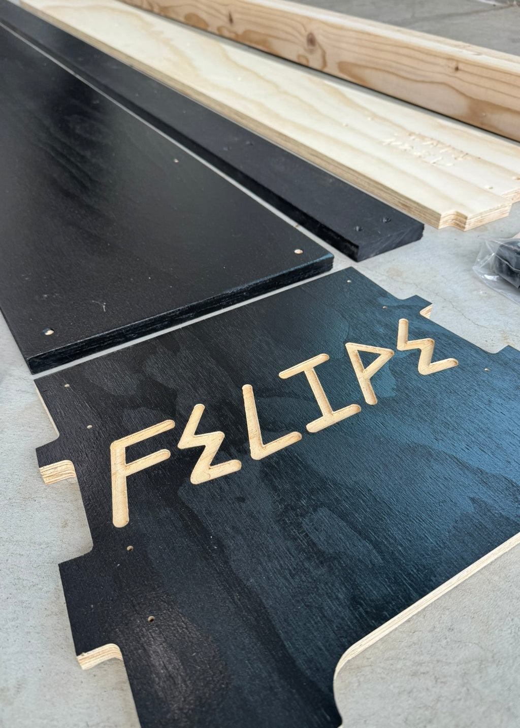 Felipe Gustavo Signature Ledge